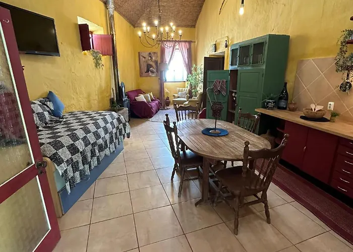 Konukevi Casa Mestre 4*